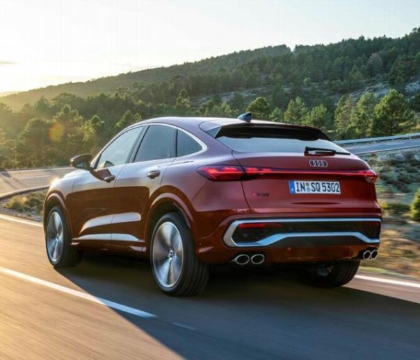 Athletisch: Silhouette des neuen Audi Q5 Sportback noch dynamischer als die des Vorgängermodells